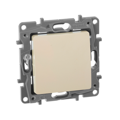 ETIKA Переключатель 1-клавишный самовозвратный схема 6Р 6А безвинтовые зажимы слоновая кость