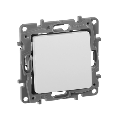 ETIKA Переключатель 1-клавишный самовозвратный схема 6Р 6А безвинтовые зажимы белый