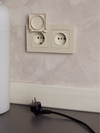 BRITE Розетка 1-местная с заземлением с защитными шторками и крышкой 16А IP20 РСбш10-3-БрКр бежевый IEK7