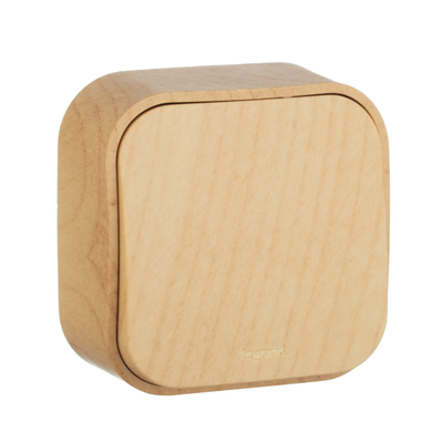 QUTEO Переключатель 1-клавишный для открытой установки схема 6 10АХ дерево