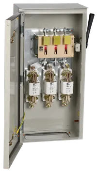 Ящик с рубильником и предохранителями ЯРП-400А У1 IP54 IEK